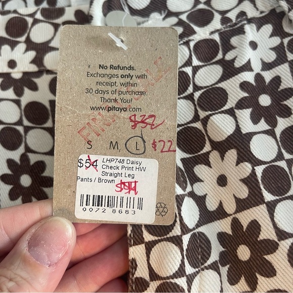 Love + Harmony daisy check print high-waisted straight leg pants, size Large - Picture 3 of 5